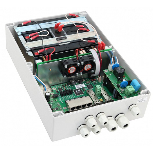 Уличный управляемый PoE коммутатор TFORTIS PSW-2G4F-UPS 4FE PoE +2 GB SFP порта, питание 220В, IP66 c системой бесперебойного питания